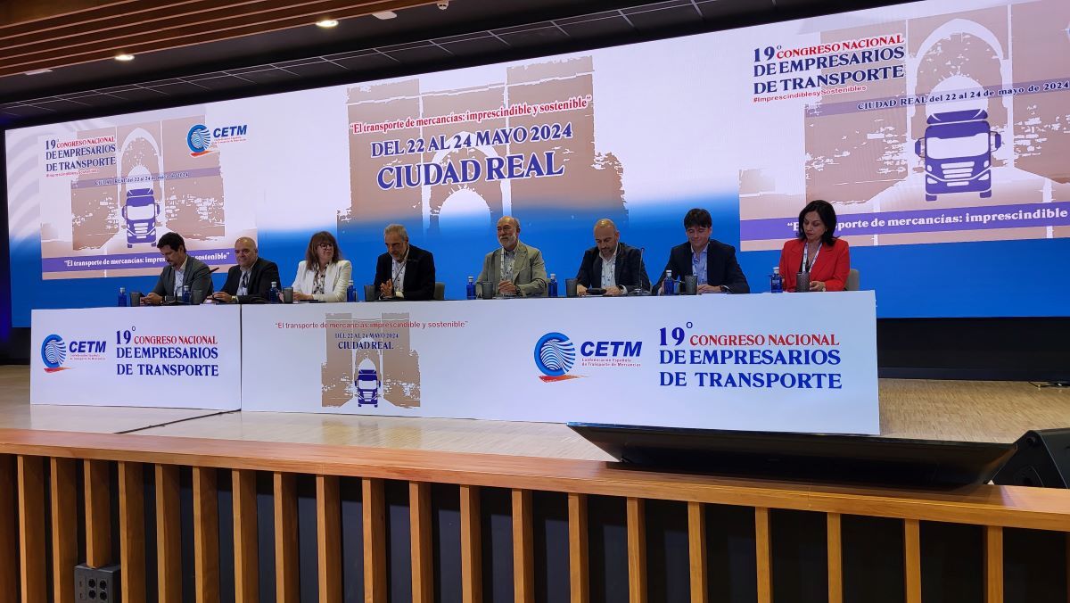 Los representantes de los fabricantes de camiones en el 19º Congreso de CETM