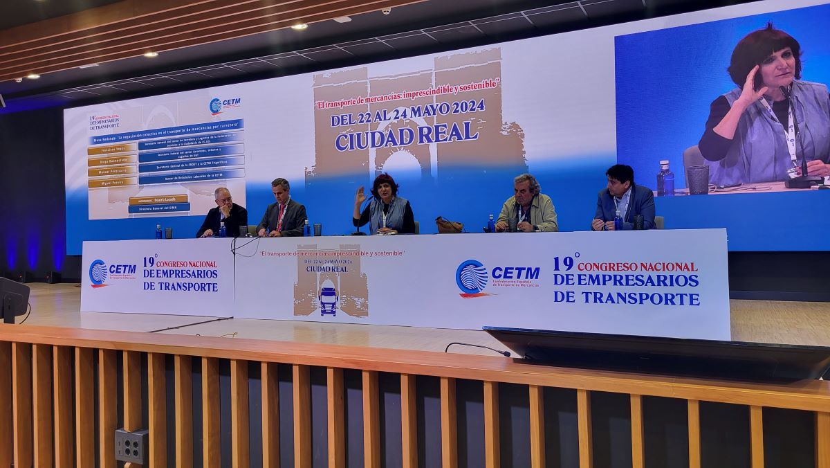Los representantes de CCOO y UGT en el 19º Congreso de CETM