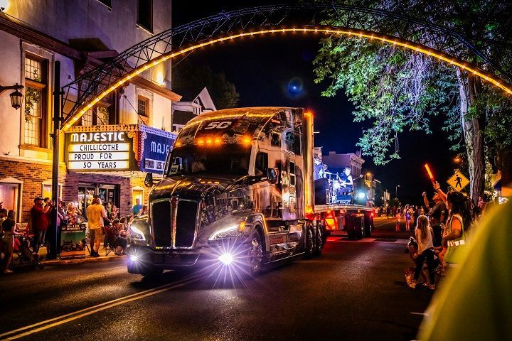 T680 envuelto para celebrar el 50 aniversario de Kenworth Chillicothe