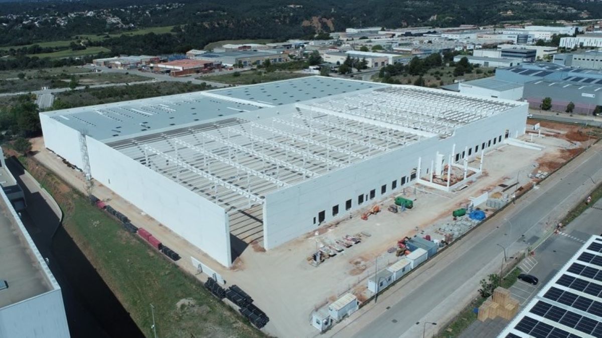 Vista aérea de la nave logística en construcción. Foto: ITERCON