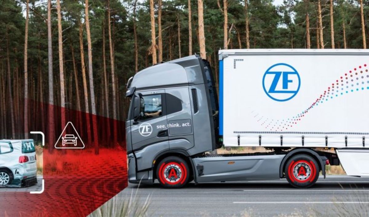 El Safety Innovation Truck de ZF combina las últimas tecnologías de seguridad integrales del Grupo, entre otras, el sistema autónomo de frenado de emergencia OnGuardMAX. Fotos: ZF