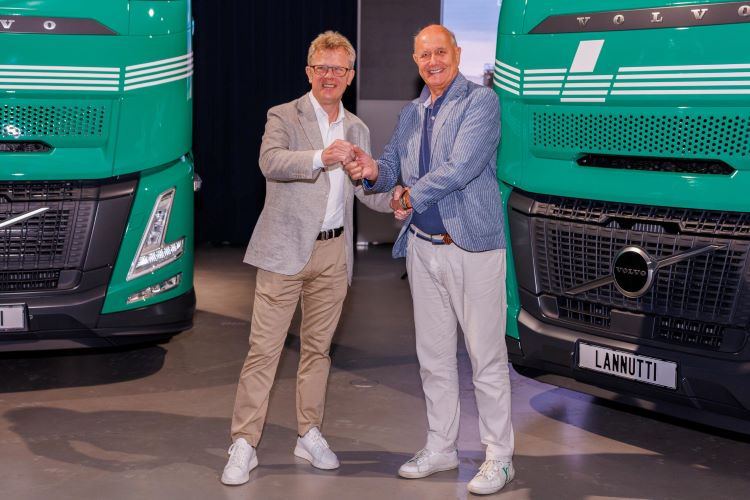 Roger Alm, presidente de Volvo Trucks y Valter Lannutti, director ejecutivo de Lannutti Group
