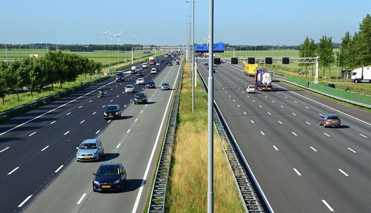 Imagen de una autopista en los Países Bajos. Foto: Foto: Frank Schwichtenberg. Wikipedia