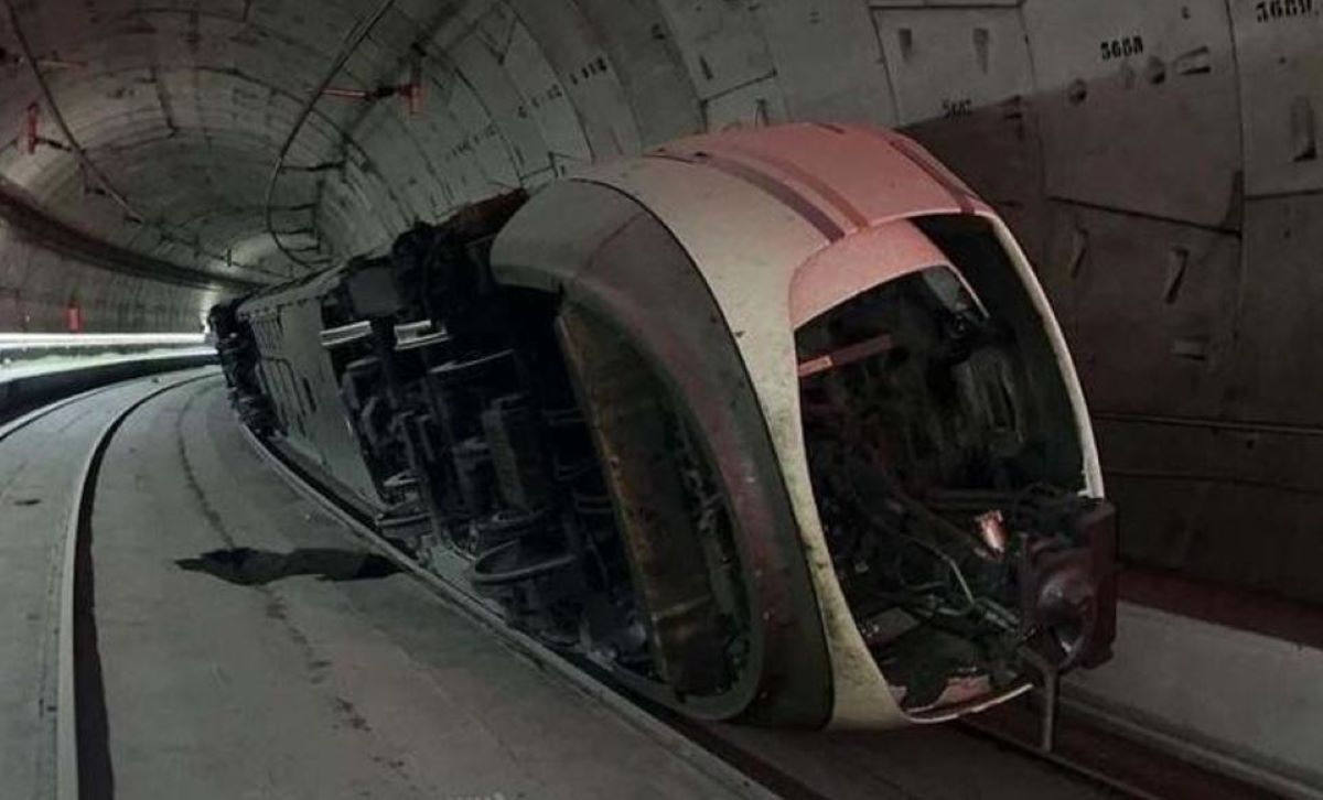 Imagen del tren descarrilado. Foto: X