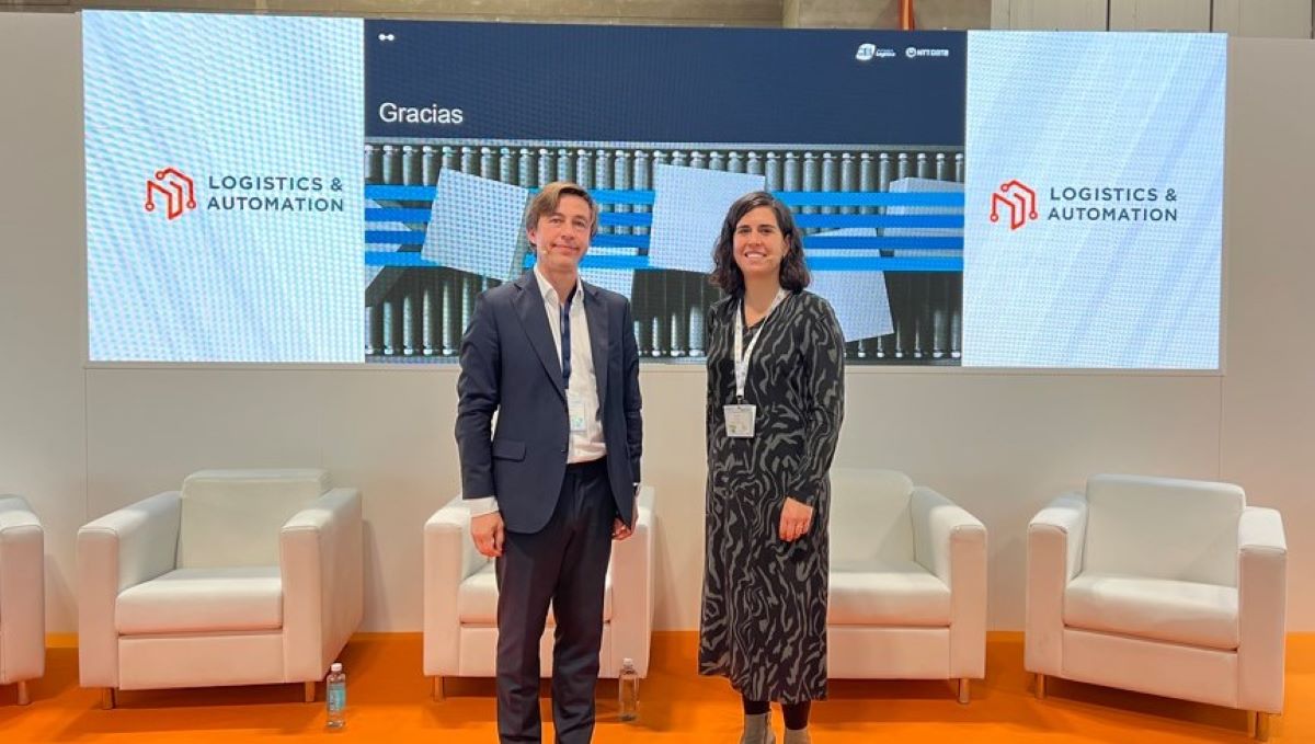 Ramón García, director general de CEL y Paula Peña, Expert Supply Chain Consulting Manager en NTT DATA. Foto: CEL