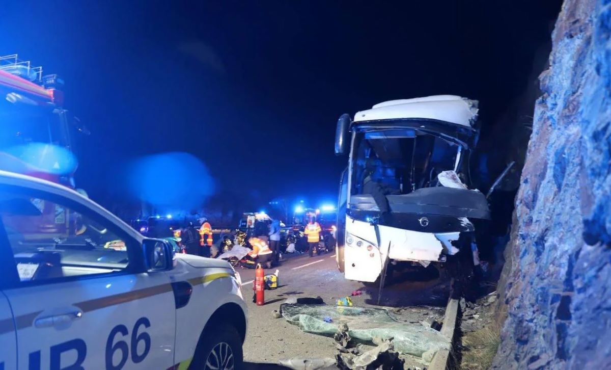Imagen del autobús accidentado en Francia