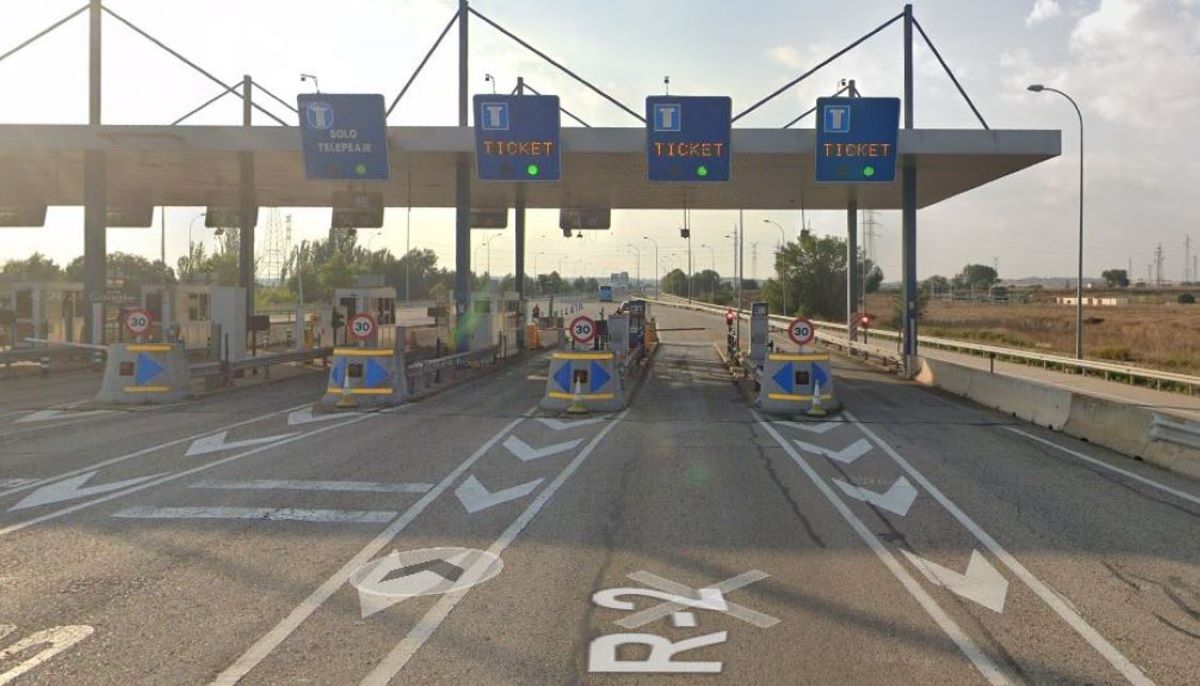 Imagen de un peaje de la autopista R-2. Foto: Google Maps