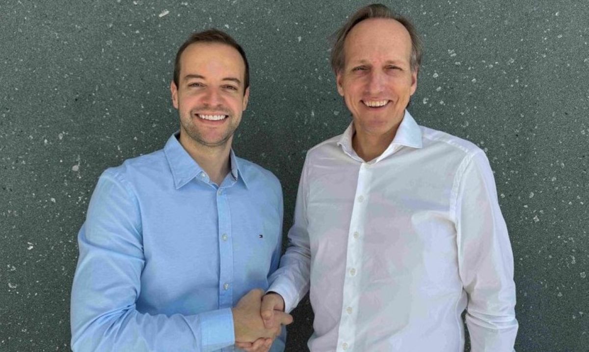 De izquierda a derecha: Eduardo Seara, socio gerente y fundador de SMX Logistics y Javier Romeu, CEO de TIBA.