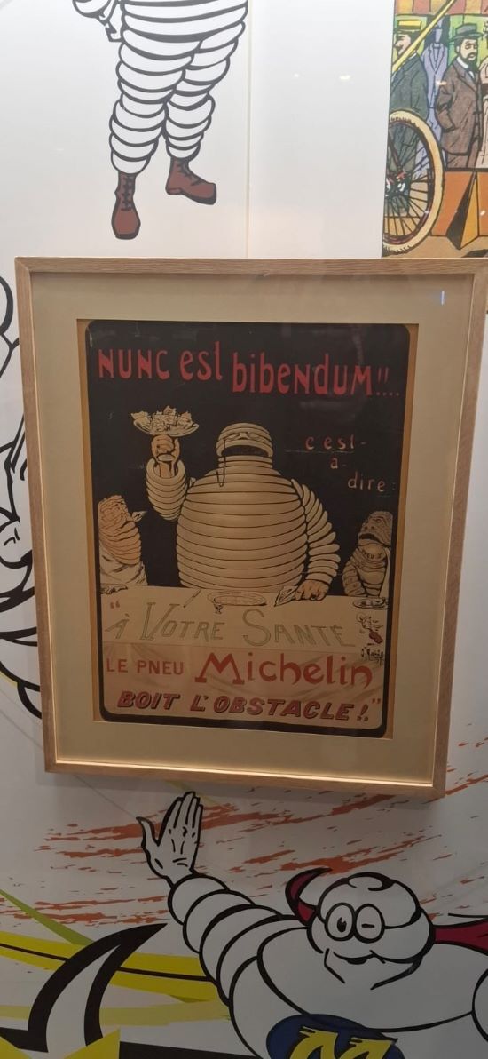 El primer cartel del muñeco Michelin, su nombre es Bibendum