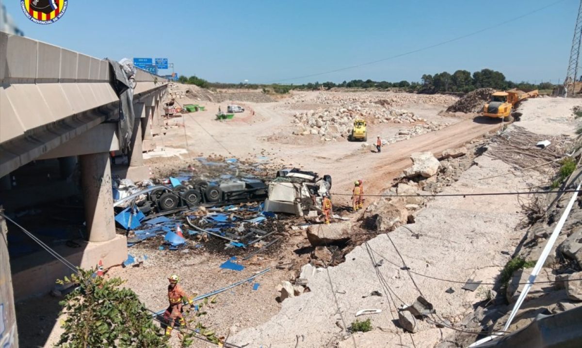 Imagen del accidente. Foto: @BombersValencia