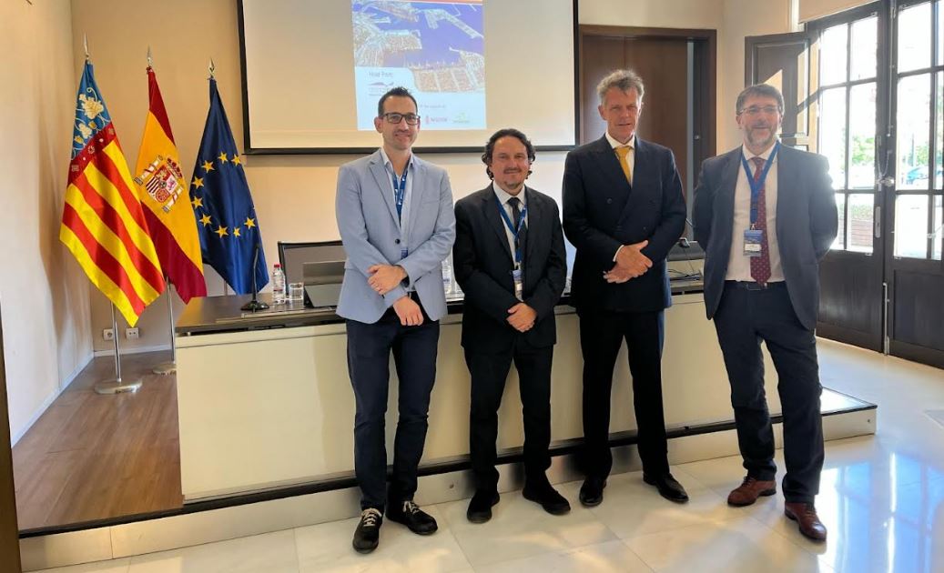 De izqda. a dcha.: José A. Giménez, director de Logística Portuaria de Fundación Valenciaport