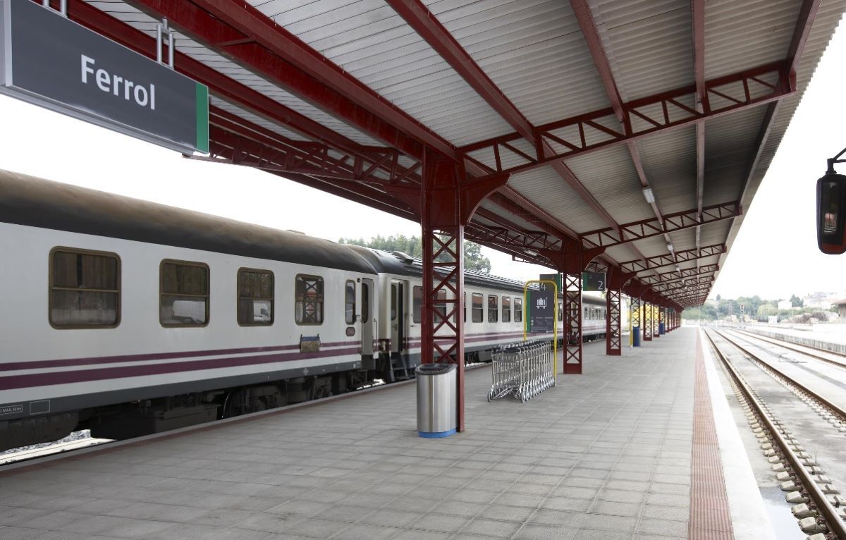 Imagen del ramal ferroviario al puerto de Ferrol. Gráfico y foto: Ministerio de Transportes y Movilidad Sostenible