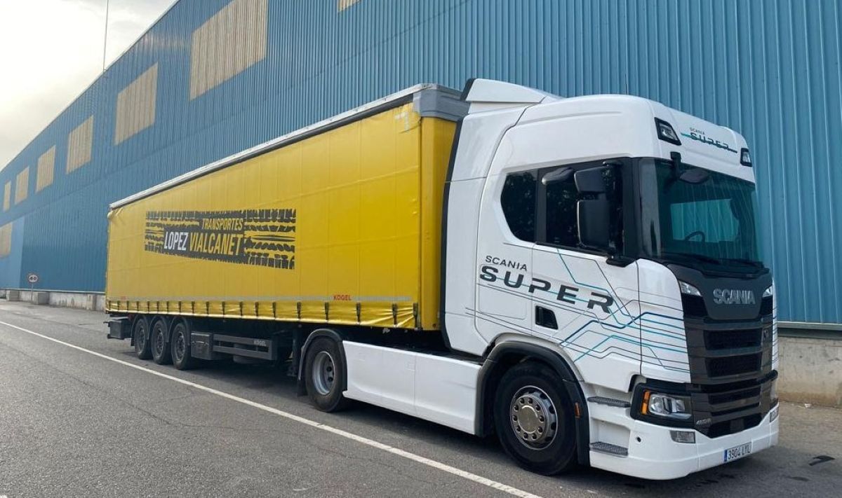Imagen de un camión de Transportes López Vialcanet. Foto: Webfleet