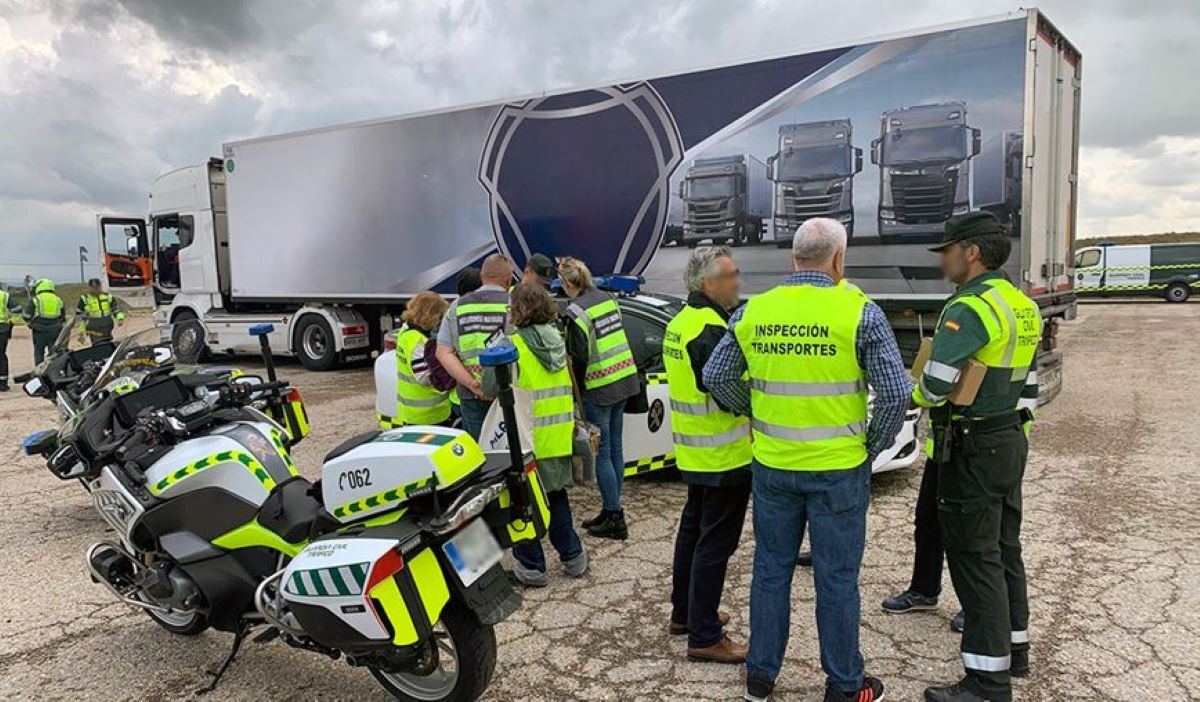 Imagen de la campaña de control de transporte por carretera transfronterizo. Foto: ELA