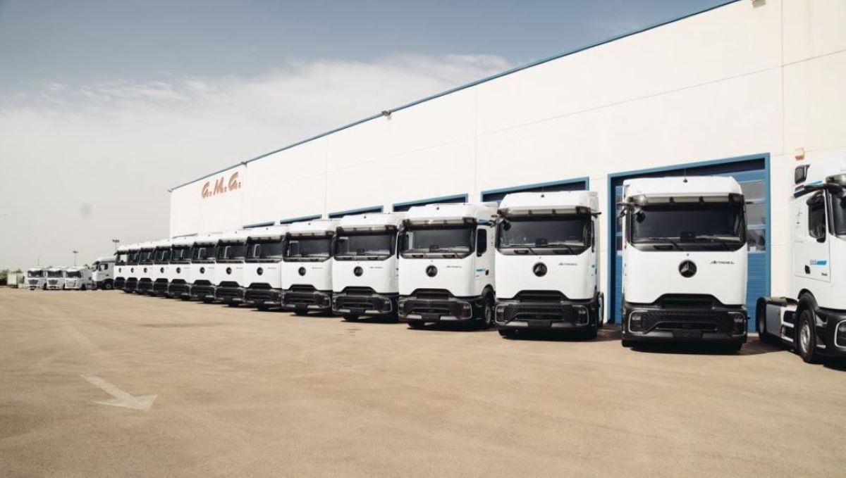 Imagen de los nuevos camiones Mercedes-Benz Actros 1848 LS ProCabin de Transportes A.M.A. Fotos: Daimler Truck España
