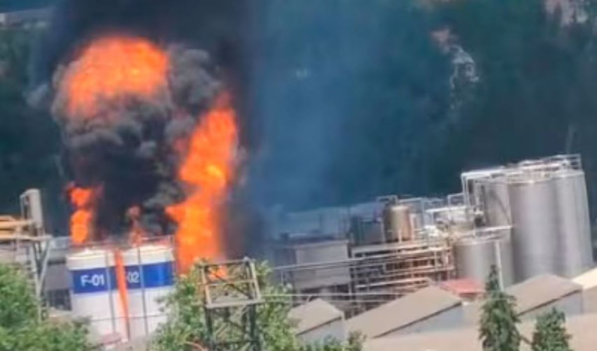 Imagen del incendio de la fábrica Lea en Vitoria