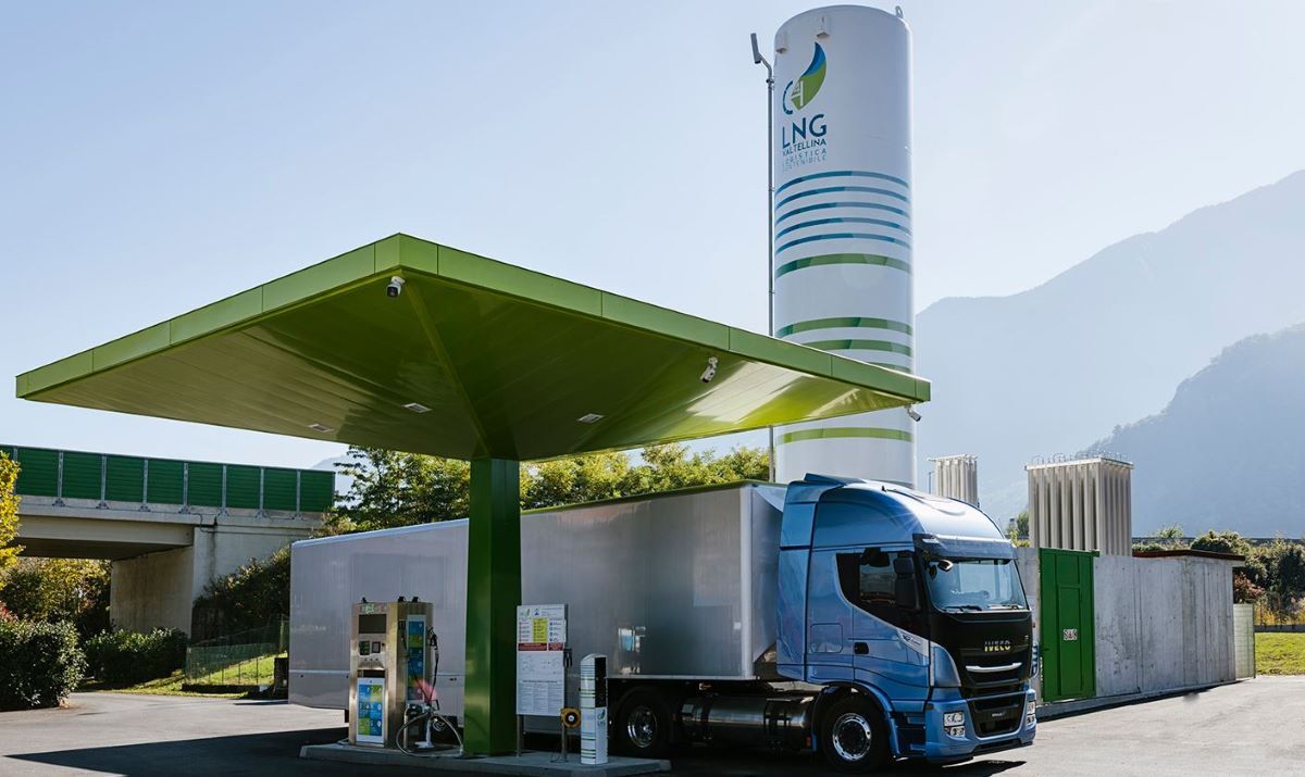 El transporte pide acelerar la producción de combustibles renovables y sintéticos en España. Foto de archivo
