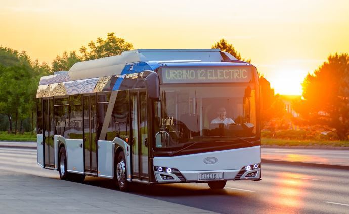 24-autobuses-electricos-solaris-urbino-12-refuerzan-flota-barcelona