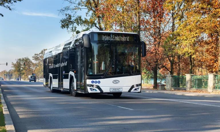 Imagen del Urbino 12 híbrido de Solaris