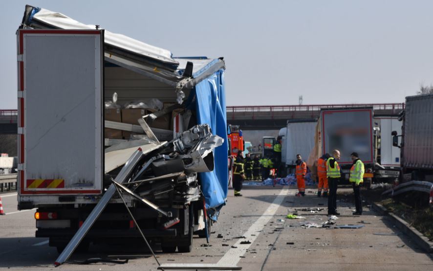 Estado en el que quedó uno de los camiones accidentados