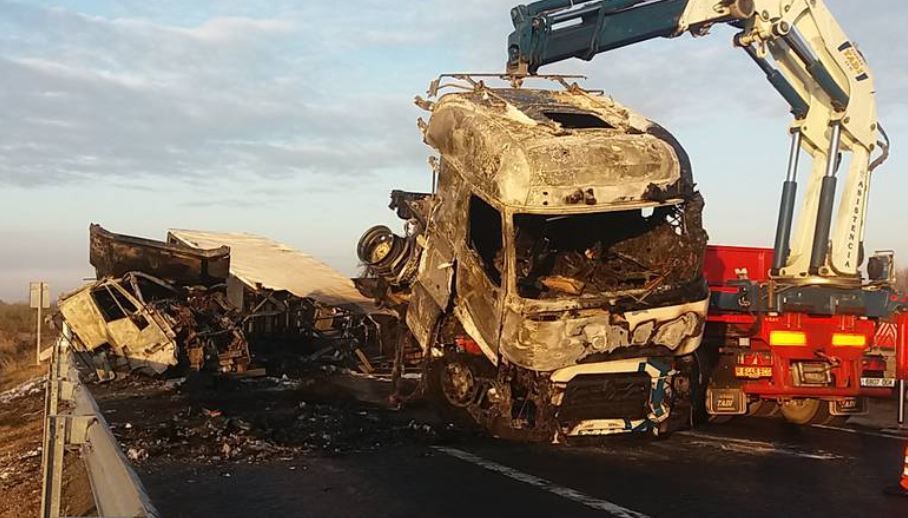 Accidente en la AP2. Foto: Heraldo de Aragón