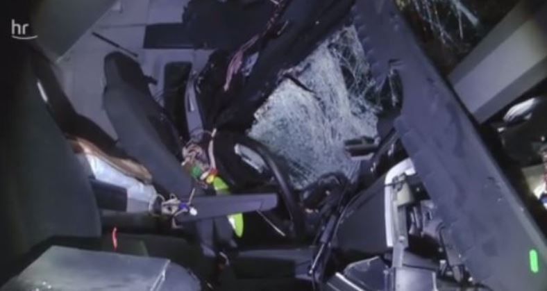 camión, portacoches, Alemania, accidente, herido, grave,