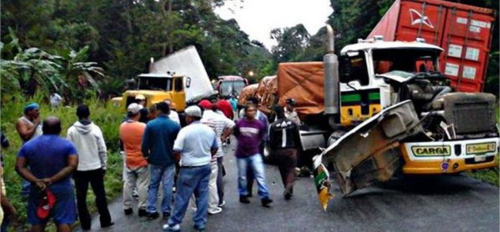 ACCIDENTEENTRE2CAMIONESY2AUTOBUSESVENEZUELA