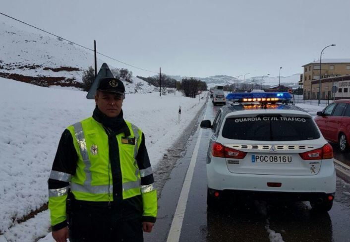 Control de la Guardia Civil en Daroca - GUARDIA CIVIL