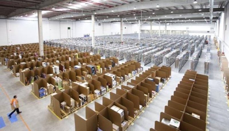 El centro logístico de Amazon en San Fernando de Henares. (E. Villarino)