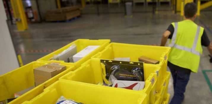 Un almacén de Amazon,