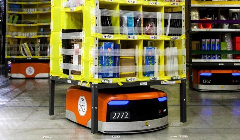Un robot en uno de los almacenes de Amazon
