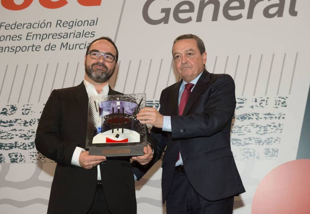 Momento de la entrega del premio