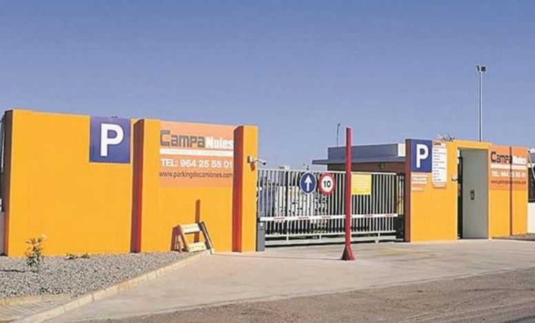 Entrada del aparcamiento para camiones