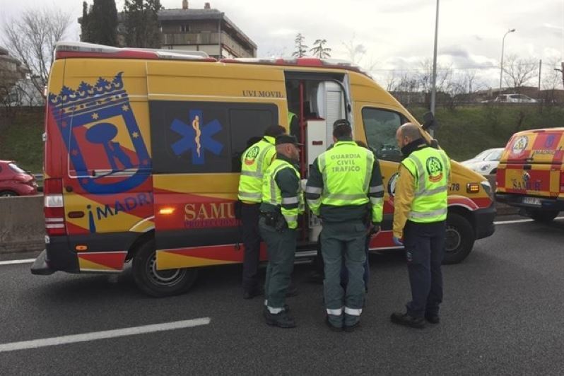 Equipo de emergencias que atendió al taxista atropellado