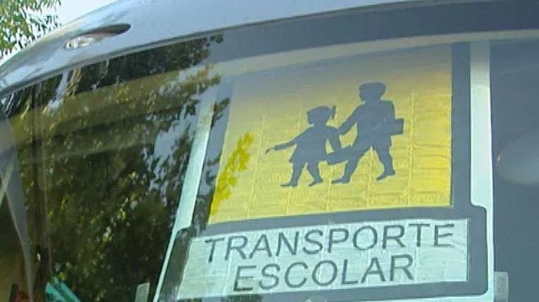 Imagen de un autobús de transporte escolar