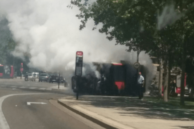 AUTOBUSAUZSAINCENDIADO