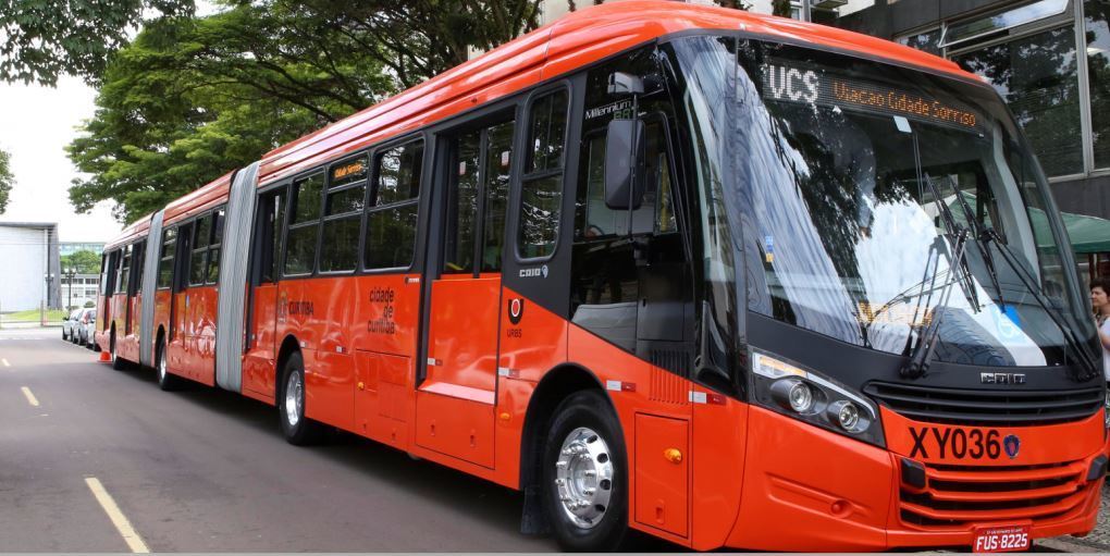 Imagen del autobús biarticulado de Scania