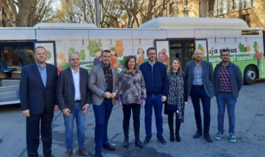Imagen de la presentación de los autobuses