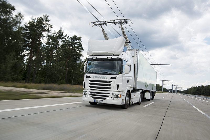 Scania G 360 4x2 with pantograph, electrically powered truck at the Siemens eHighway. Gross Dölln, Germany. Photo: Dan Boman 2014