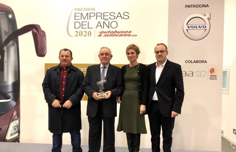 Recogida del premio a Autos González