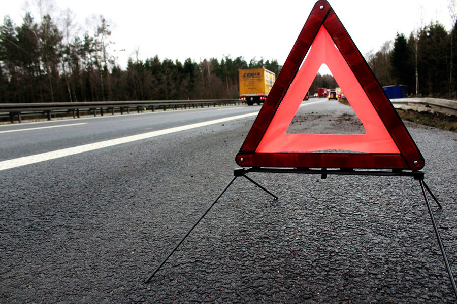 Imagen de un triangulo de emergencias en una avería