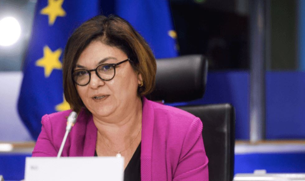 Imagen de Adina Valean y las áreas de estacionamiento seguras