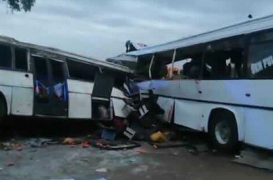 Imagen de Al menos 40 muertos y decenas de heridos por una colisión entre dos autobuses en Senegal