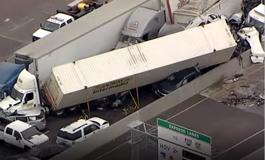 5 fallecidos en un accidente en cadena en Texas