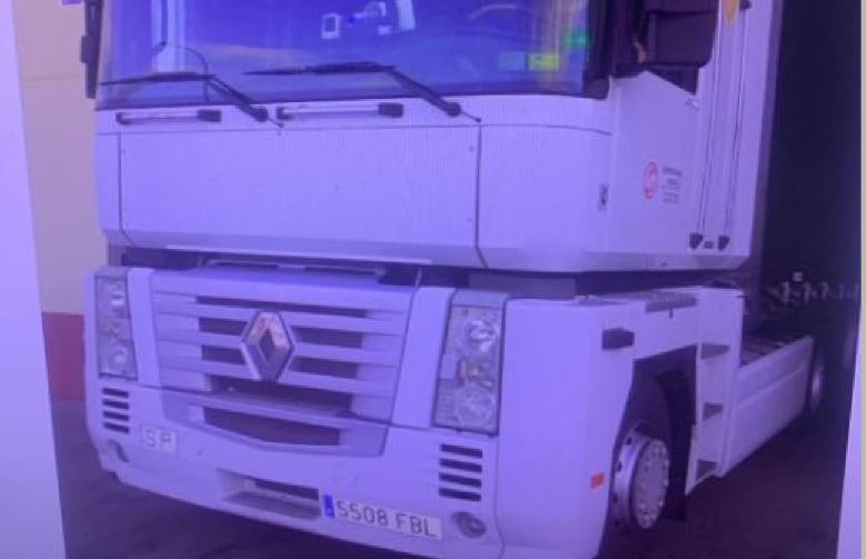 ¡Alerta!. Camión Renault Magnum matrícula 5508-FBL blanco robado