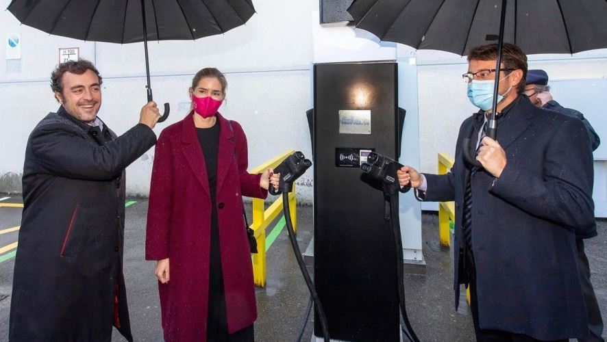 Alimerka inaugura el primer punto de recarga ultrarrápida de Asturias