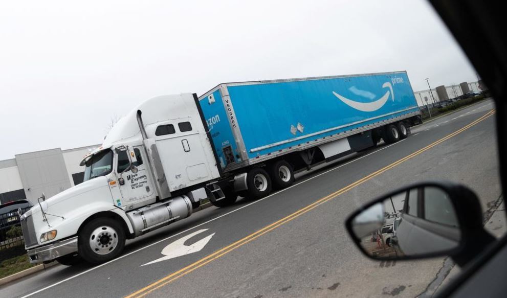 Camiones a GNC para ell reparto de Amazon