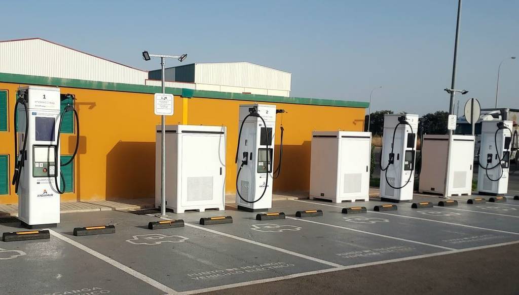 Imagen del hub de cargadores eléctricos ultrarrápidos de Andamur y Endesa X Way en Guarromán