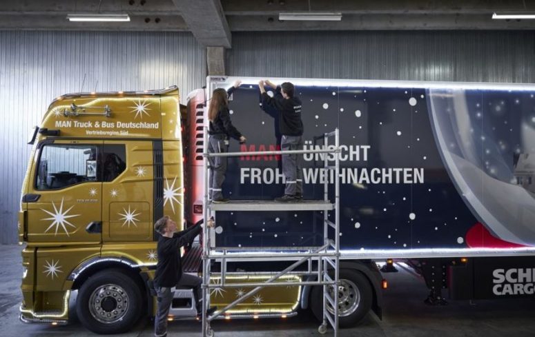 Un año más vuelve el camión navideño de MAN