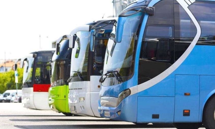 Atedibus asegura que hacen falta 200 conductores para los meses de temporada alta